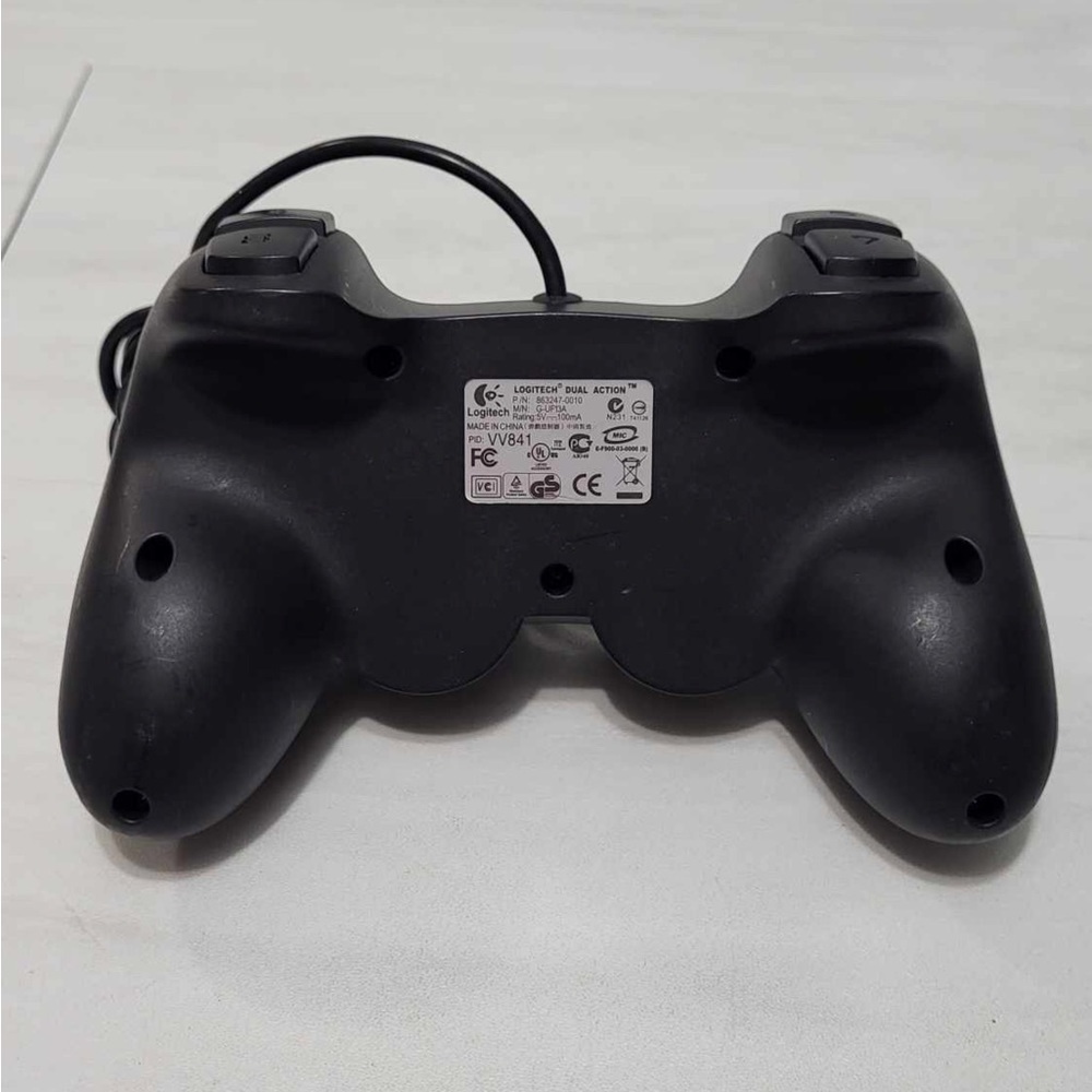 Logitech Dual Action USB game controller G-UF13A - Picture 6 of 6